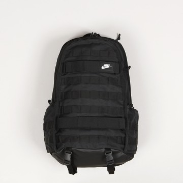 NIKE ナイキ　半端丈スカート　バックスリットファスナー　ブラック 中古・古着通販】NIKE (ナイキ) ハイカットスニーカー ブラック
